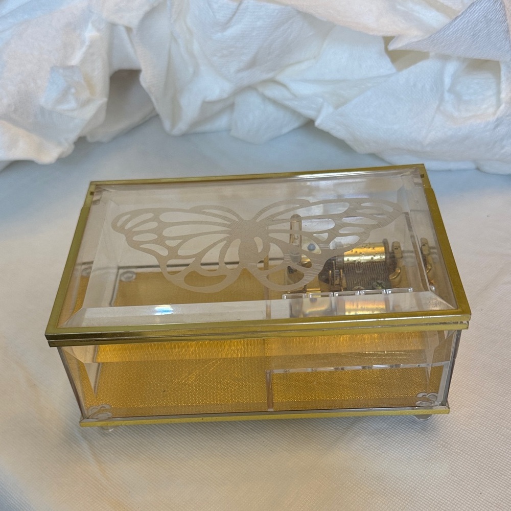 VINTAGE MUSIC BOX Butterfly Design with Gold Accents PLEXIGLASS